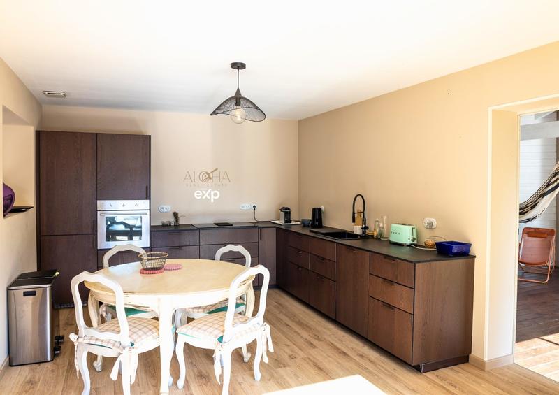 Villa - 260 m² - 8 pièces