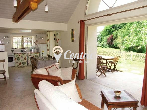 Maison - 222 m² - 7 pièces