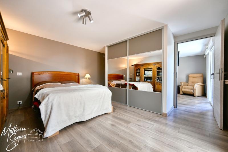 Maison - 200 m² - 8 pièces