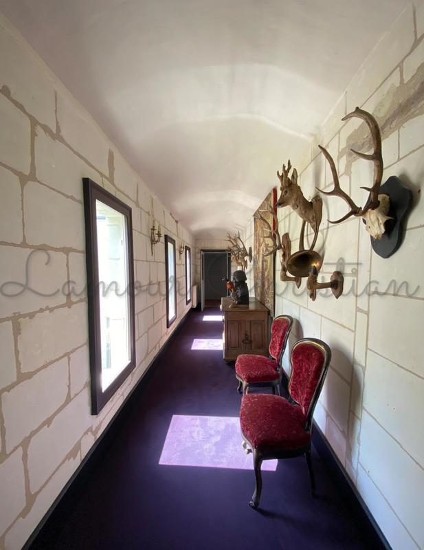 Maison - 360 m² - 13 pièces