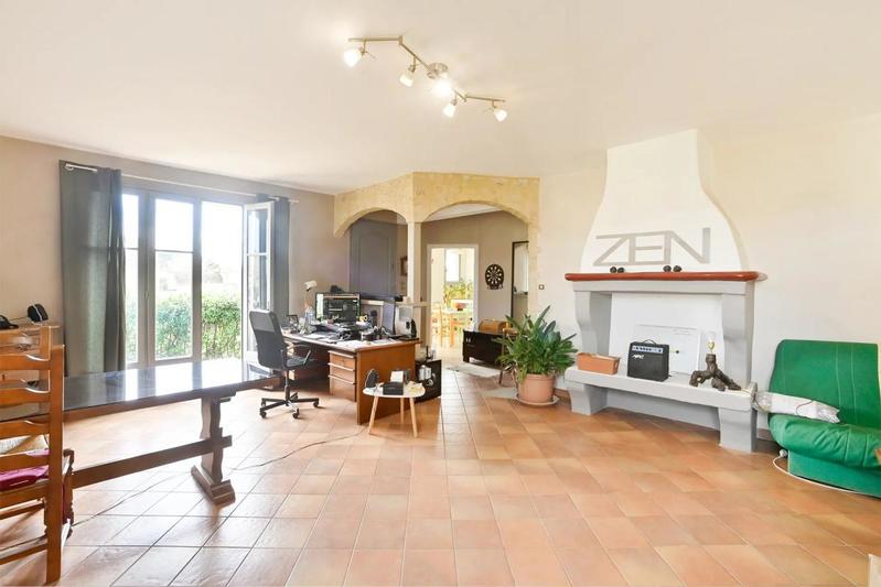 Maison - 220 m² - 9 pièces