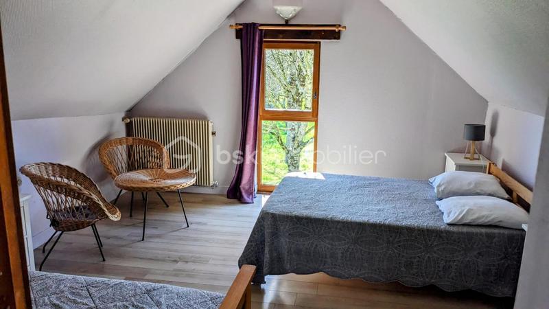 Propriété - 198 m² - 11 pièces