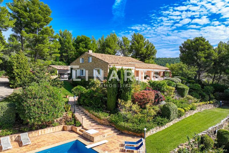 Villa - 410 m² - 9 pièces