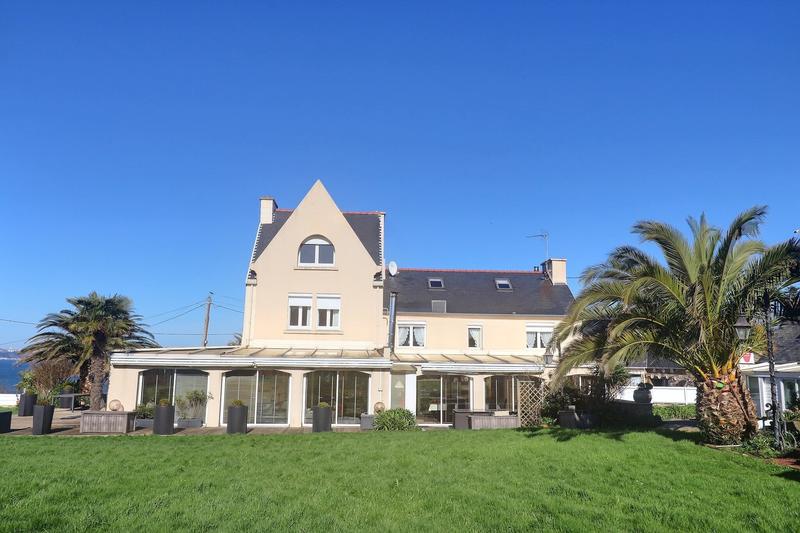 Maison - 252 m² - 10 pièces