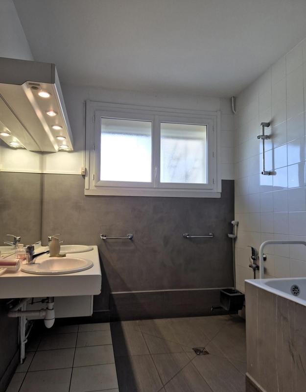 Maison - 170 m² - 7 pièces