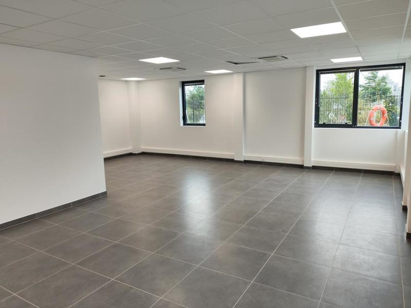 Local d'activités - 1 826 m²