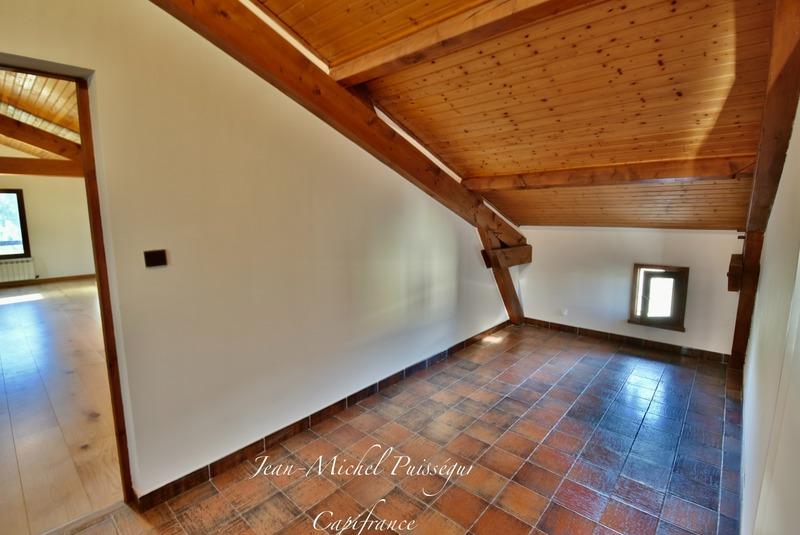 Maison - 250 m² - 8 pièces