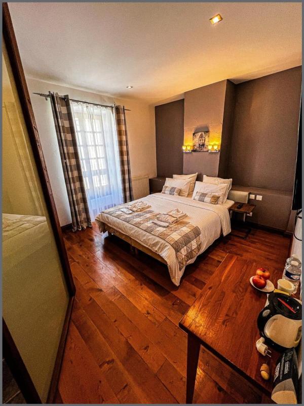 Maison - 394 m² - 9 pièces