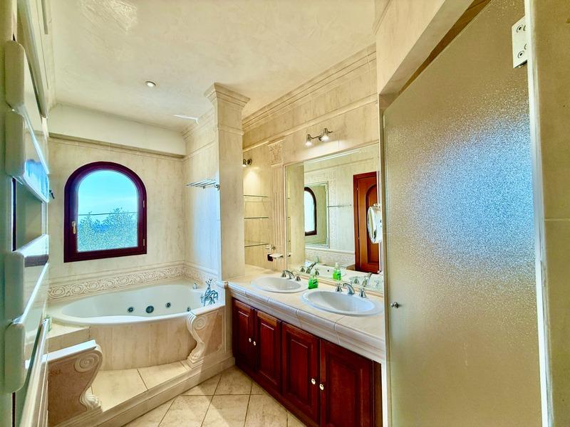 Villa - 200 m² - 5 pièces