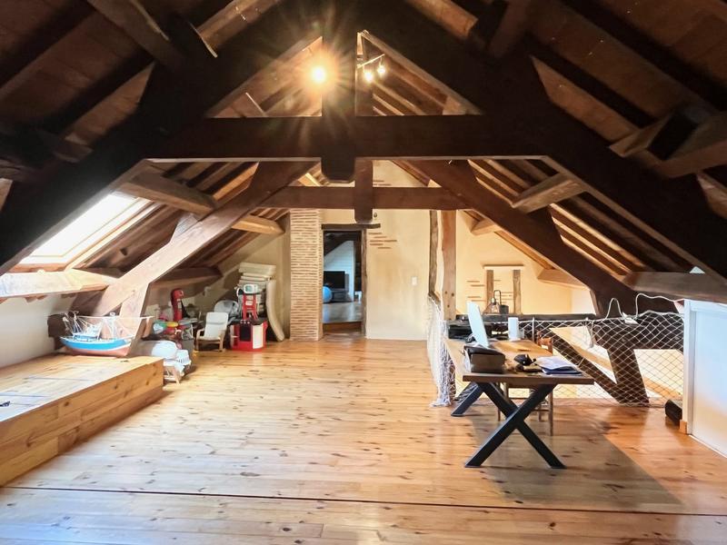 Maison - 261 m² - 7 pièces