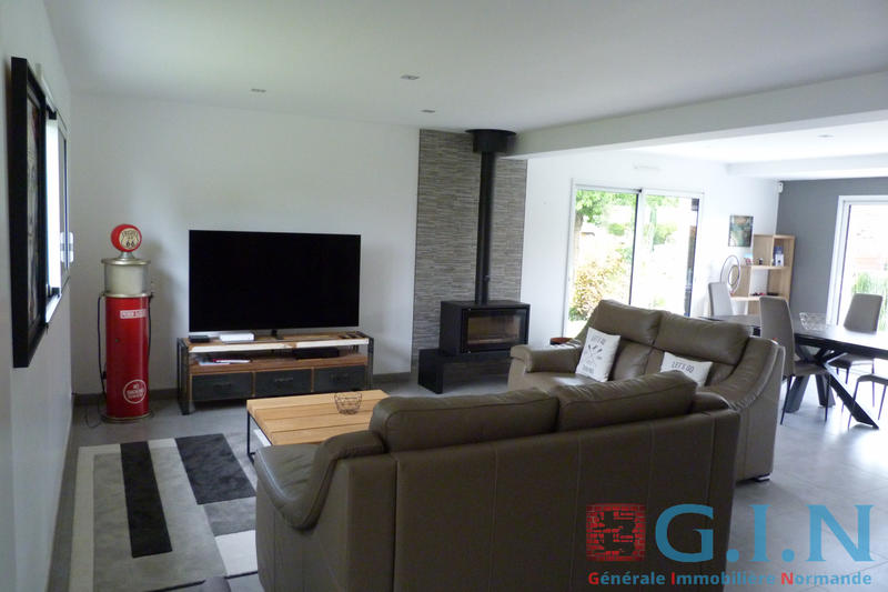 Maison - 201 m² - 9 pièces