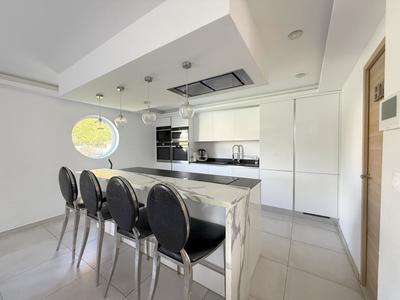 Maison - 114 m² - 4 pièces