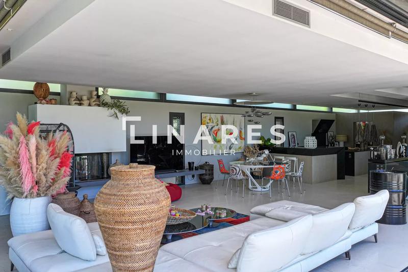 Maison - 350 m² - 4 pièces