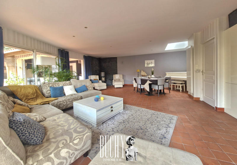 Maison - 194 m² - 10 pièces