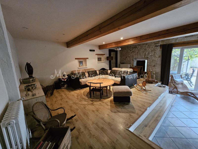 Maison - 250 m² - 10 pièces