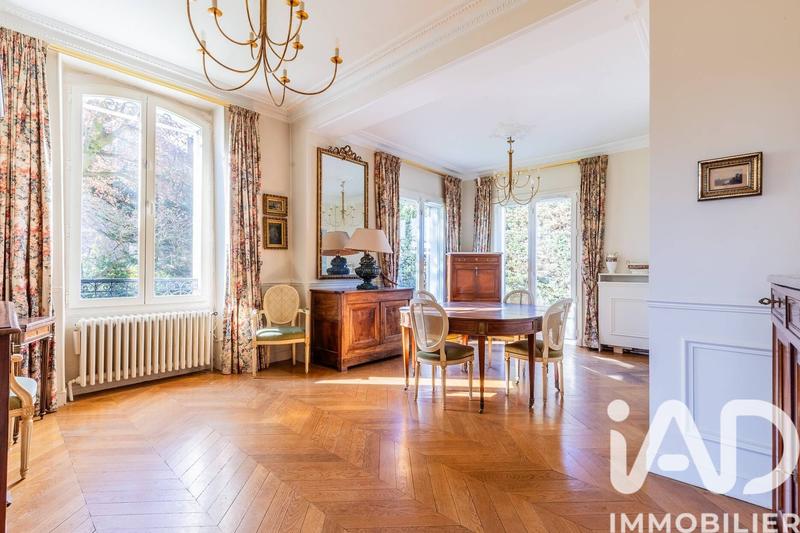 Maison - 195 m² - 8 pièces