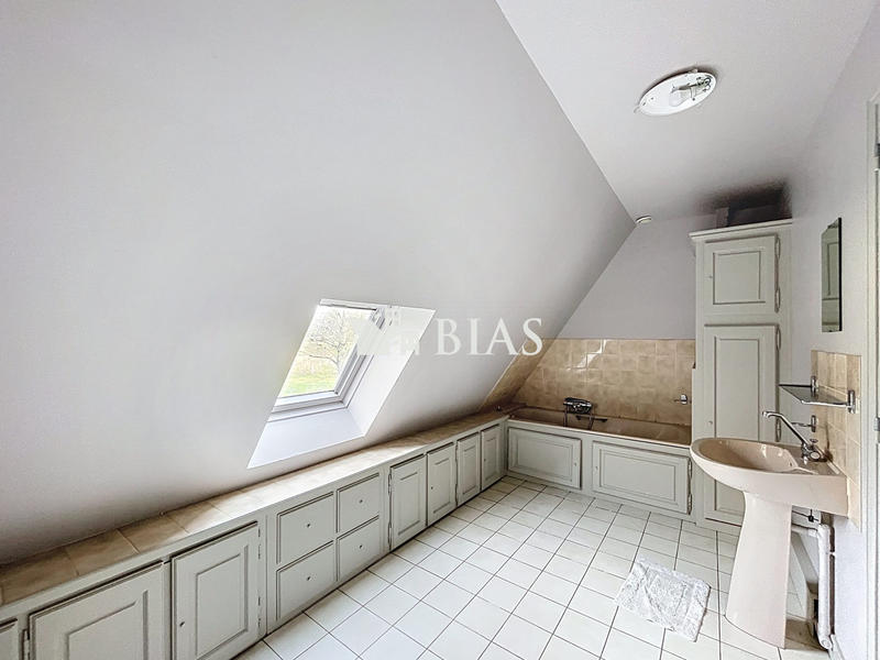 Maison - 205 m² - 6 pièces