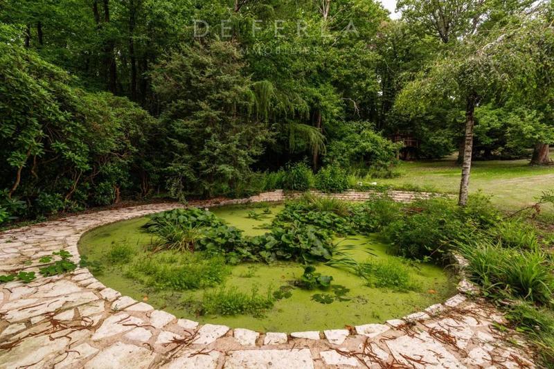 Demeure - 250 m² - 10 pièces