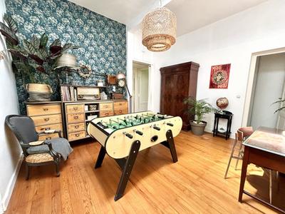 Maison - 180 m² - 8 pièces