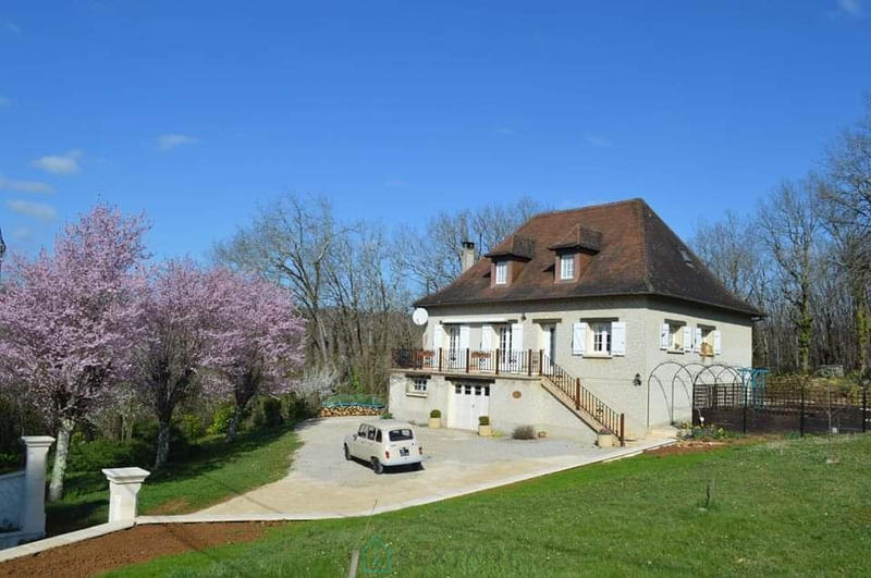 Maison - 140 m² - 6 pièces