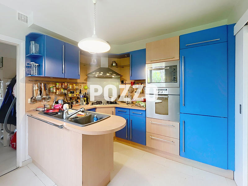 Maison - 184 m² - 8 pièces