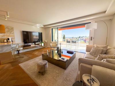 Appartement - 85 m² - 3 pièces