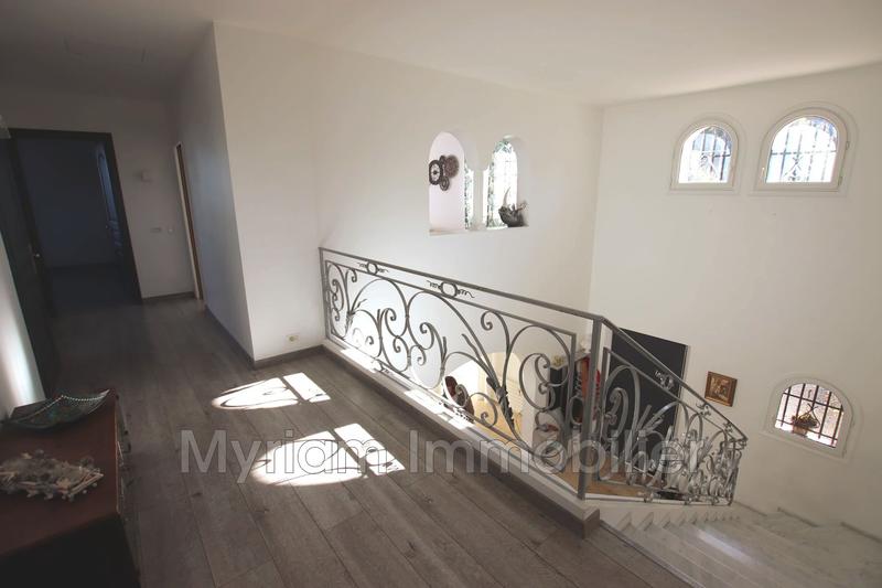 Maison - 251 m² - 6 pièces