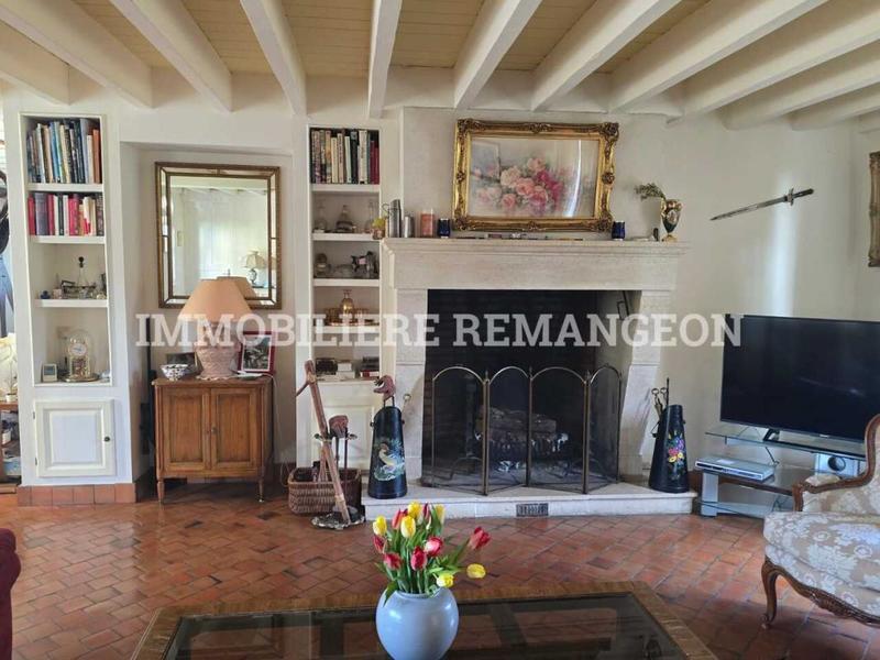 Demeure - 235 m² - 6 pièces