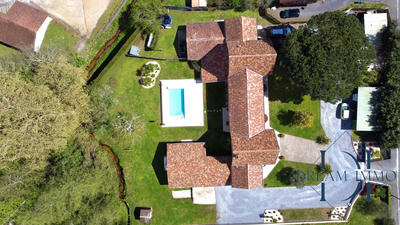 Maison - 350 m² - 7 pièces