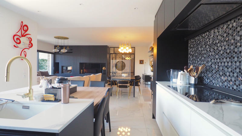 Appartement - 150 m² - 5 pièces