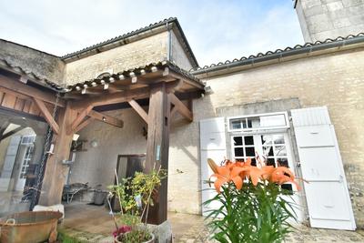 Maison en pierre - 162 m² - 4 pièces