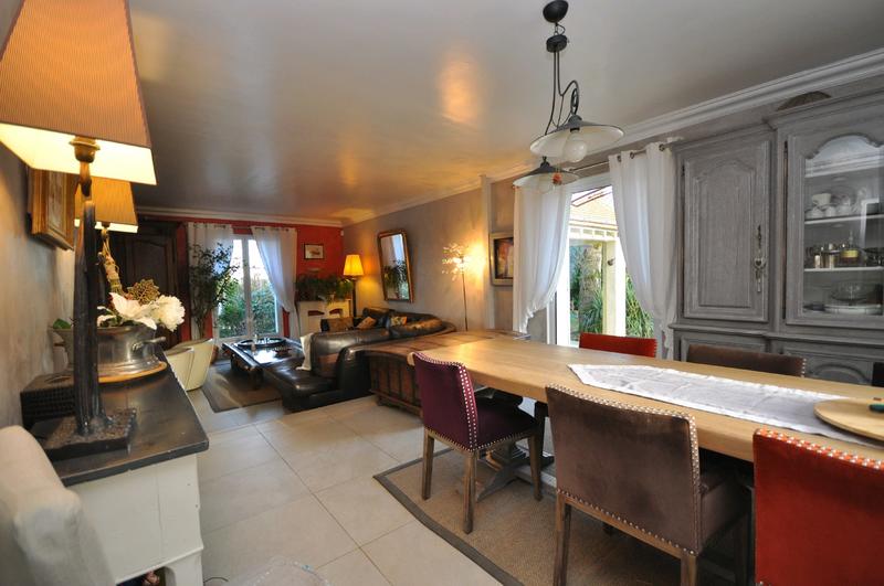 Maison - 226 m² - 9 pièces