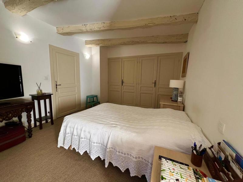 Maison - 201 m² - 8 pièces