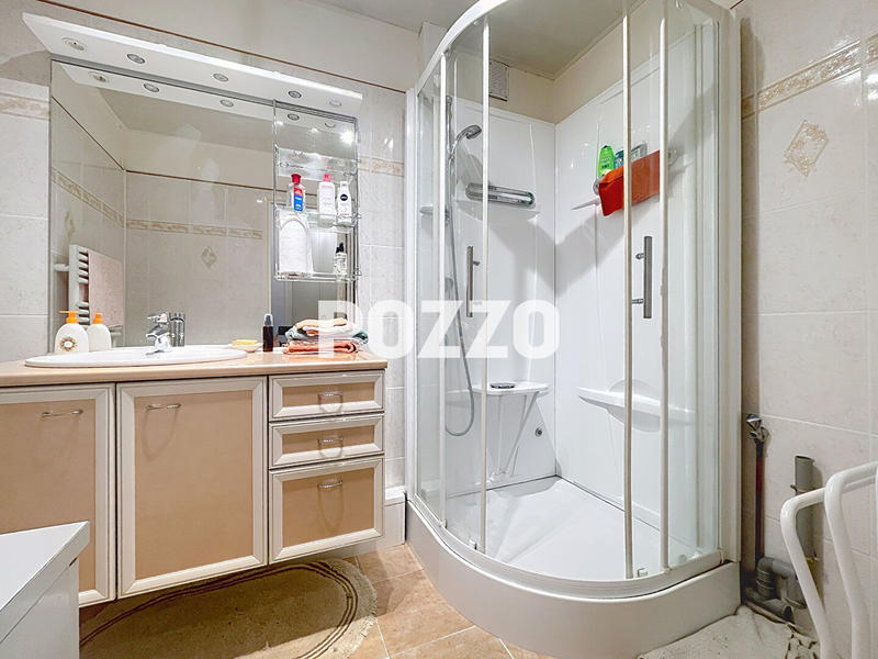 Appartement - 96 m² - 5 pièces