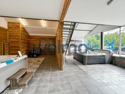 Local commercial - 150 m² - 3 pièces