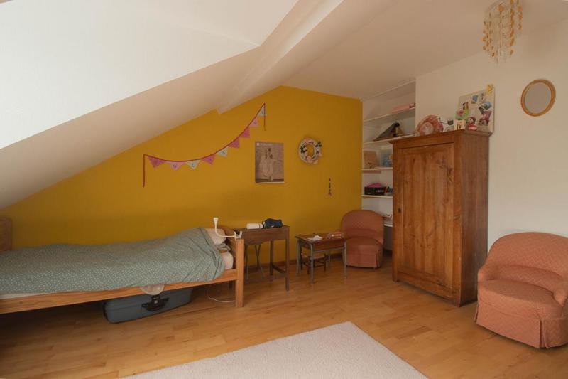 Maison - 235 m² - 10 pièces