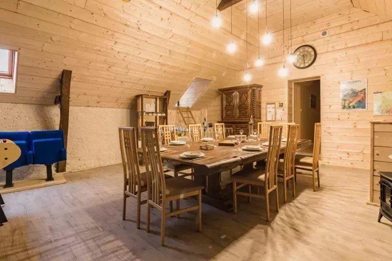 Maison - 313 m² - 10 pièces