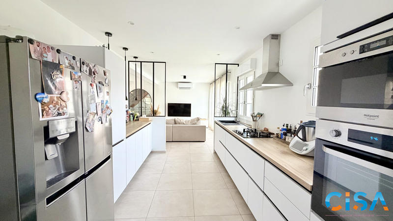 Maison traditionnelle - 122 m² - 6 pièces