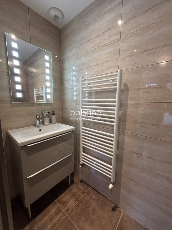 Maison contemporaine - 122 m² - 7 pièces