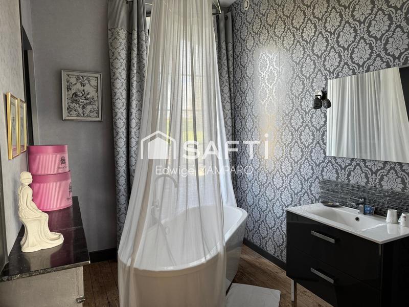 Maison de maîtres - 379 m² - 15 pièces