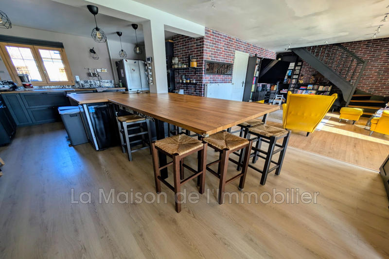 Pavillon - 210 m² - 8 pièces