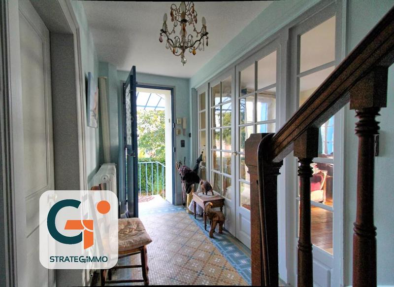 Maison - 291 m² - 12 pièces