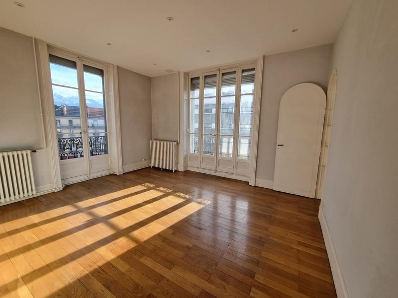 Appartement - 157 m² - 4 pièces