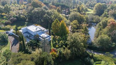 Maison contemporaine - 380 m² - 10 pièces