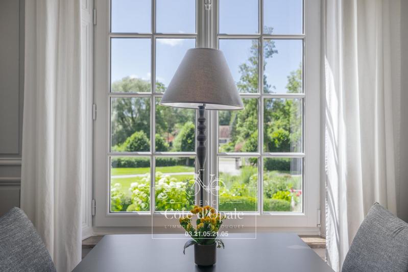 Maison - 350 m² - 8 pièces