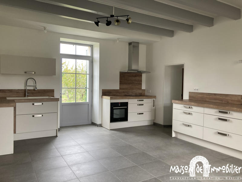 Maison - 220 m² - 5 pièces