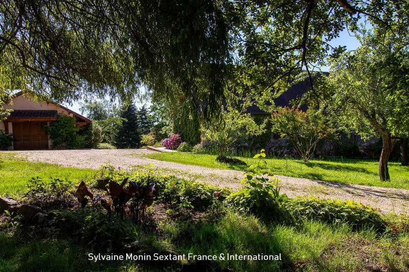 Maison - 220 m² - 7 pièces