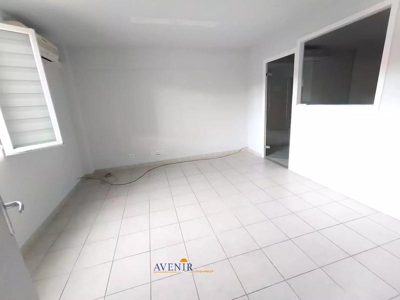 Bureau - 143 m² - 10 pièces