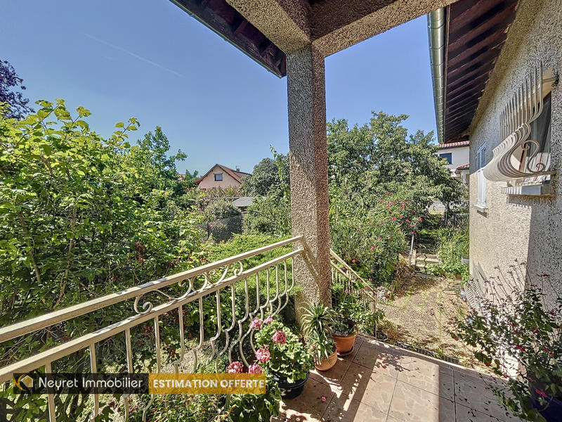 Maison - 200 m² - 8 pièces