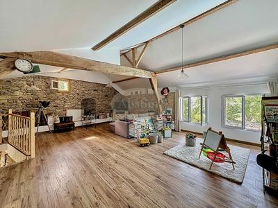 Maison - 384 m² - 15 pièces